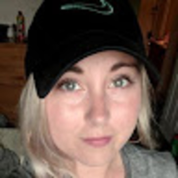 Meet your Posher, Sarah - Picture 1 of 1